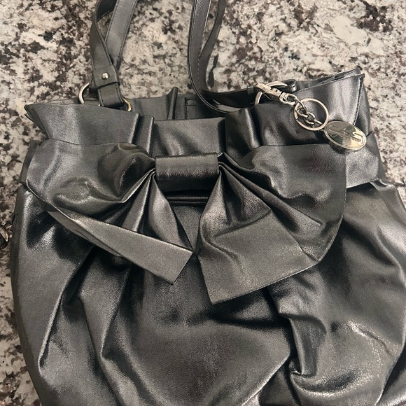 Elle Silver Metallic Bow Purse - Picture 6 of 6